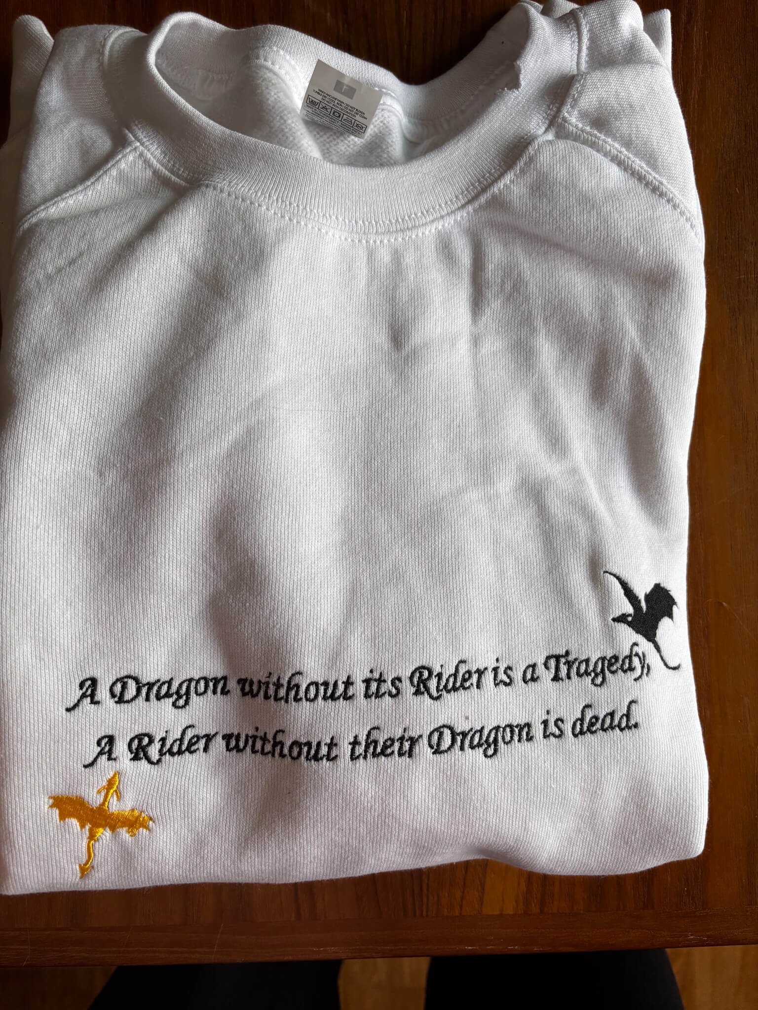 Tragedy Mängelexemplar Crew mit Loch in Größe L