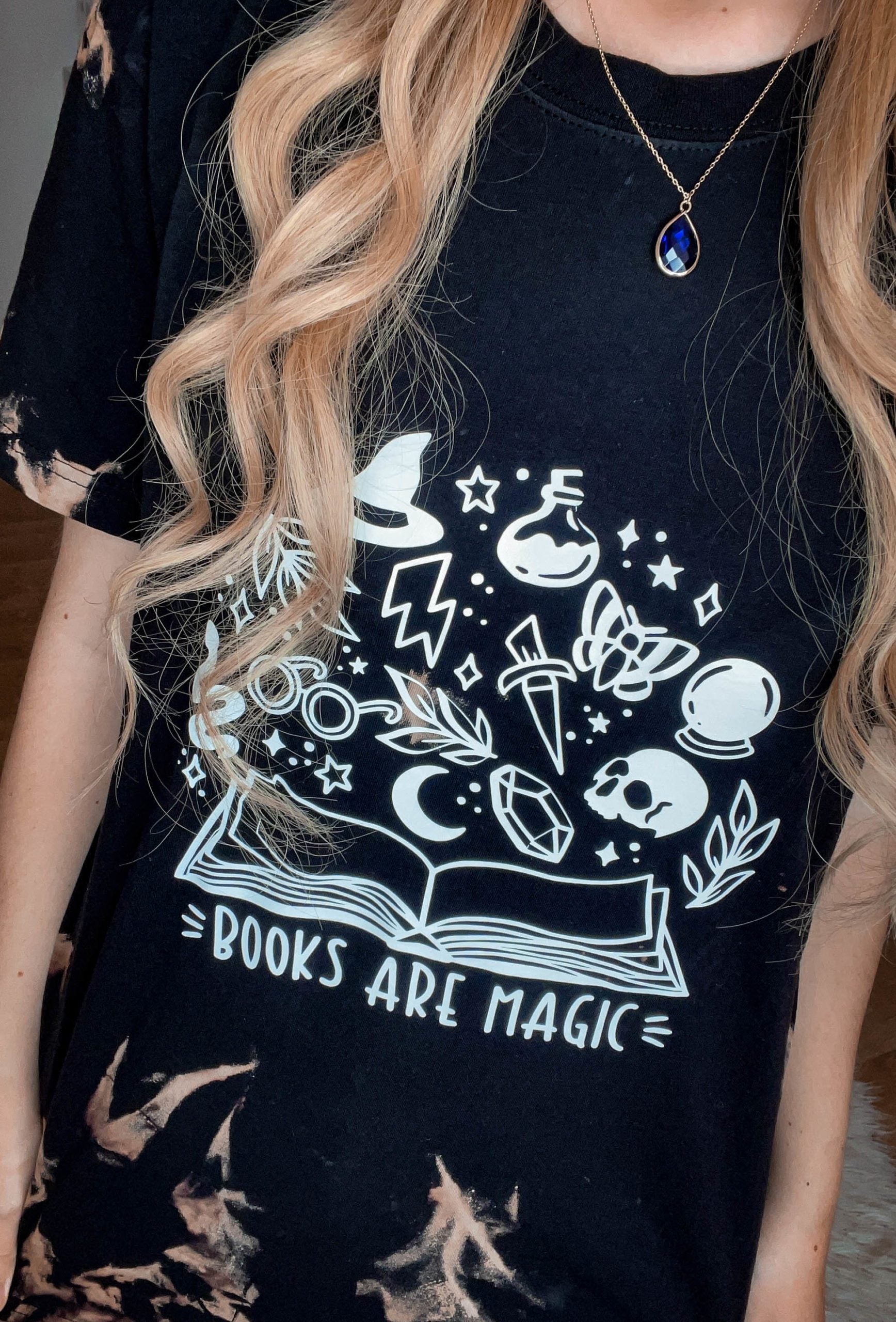 Books are magic Shirt/Crewneck