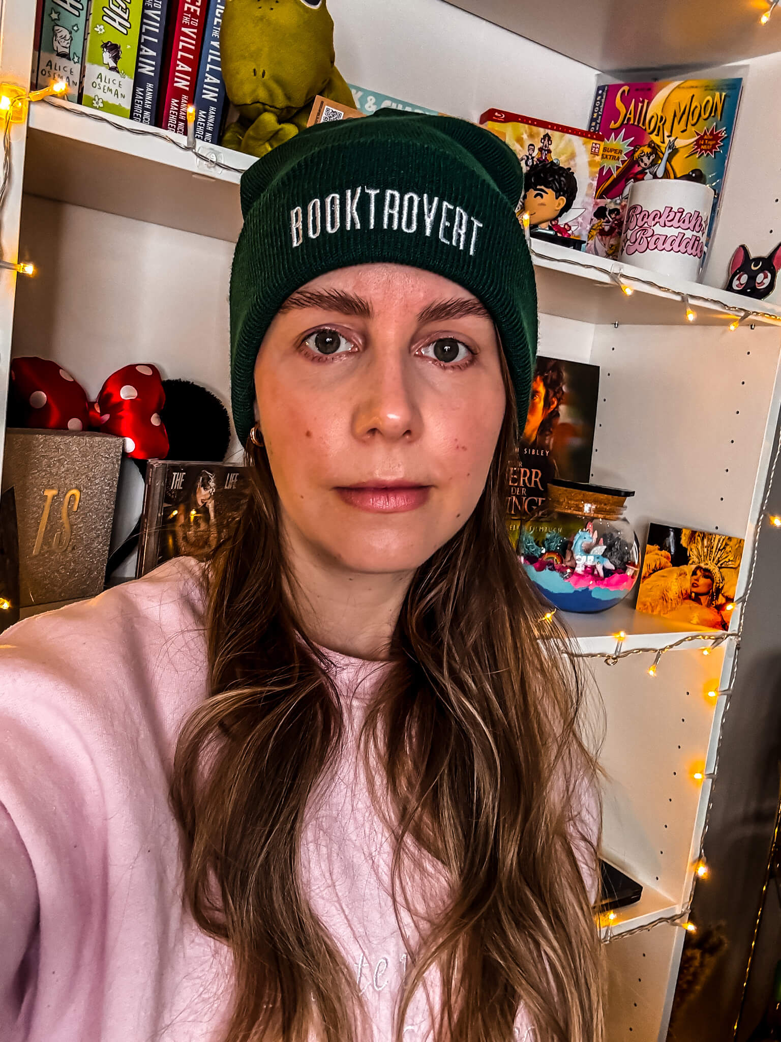 Booktrovert Beanie - Readers and Dreamers Shop