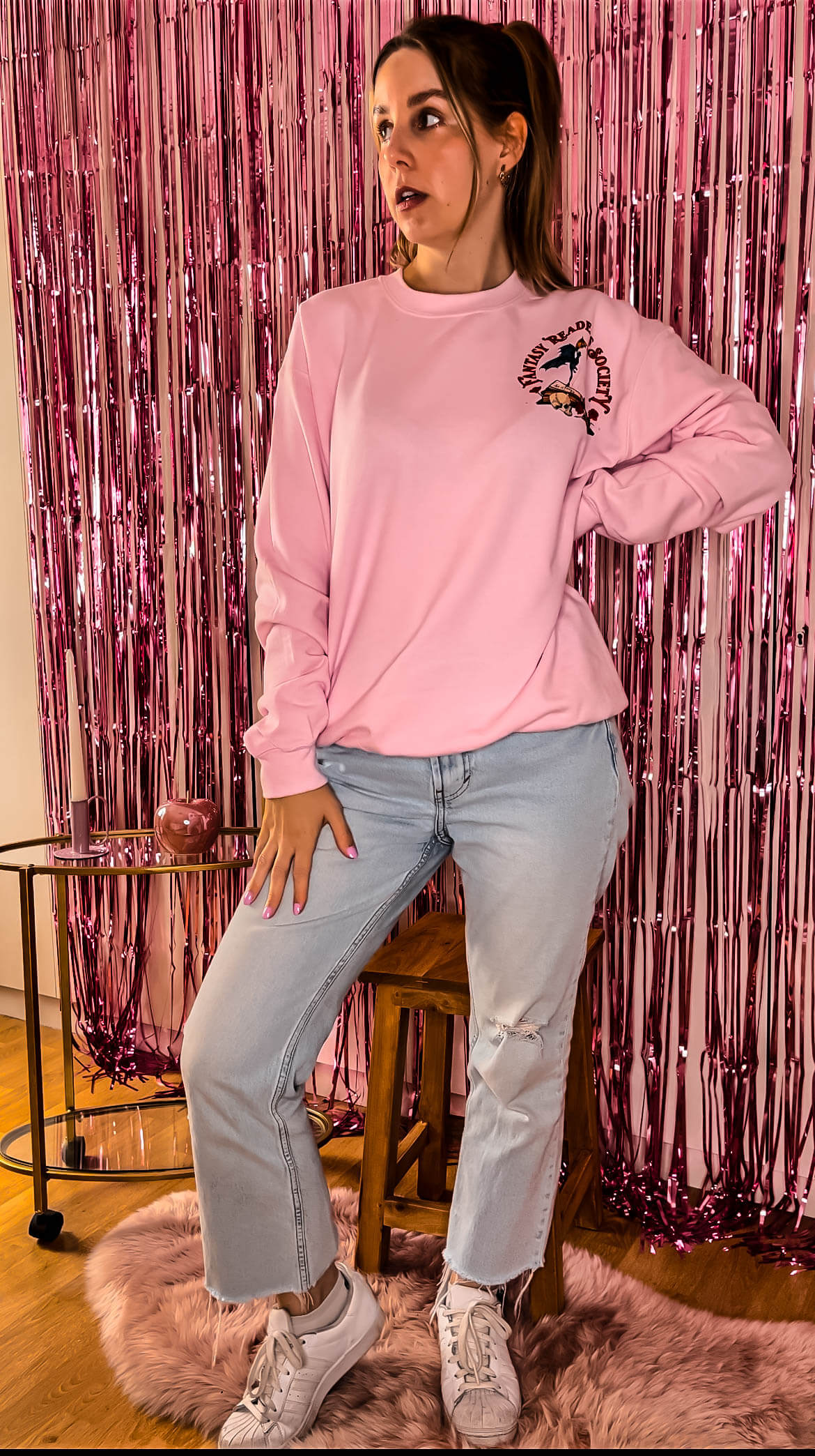 Fantasy Reader Pink