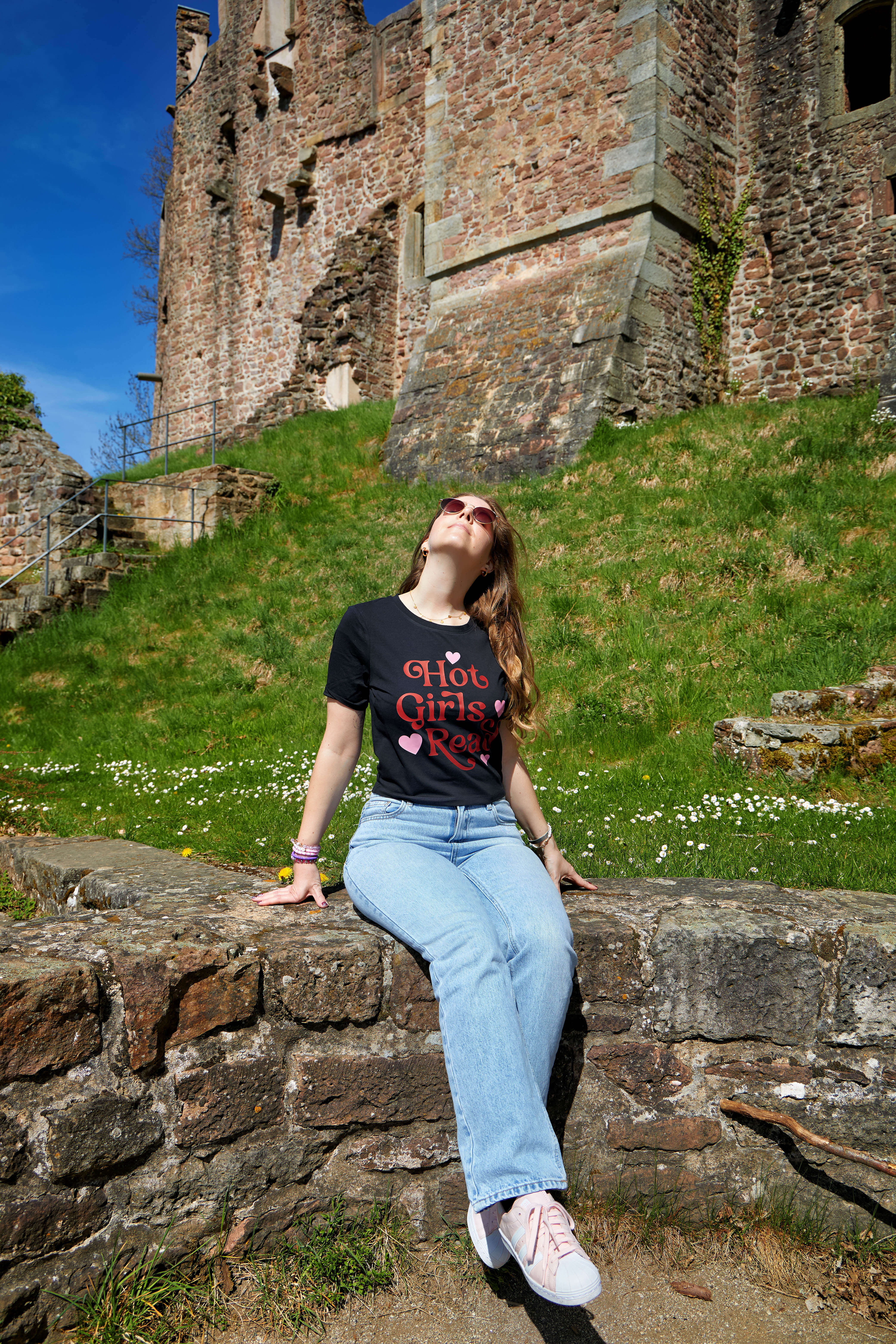 Hot Girls read Crop Shirt - Readers and Dreamers Shop