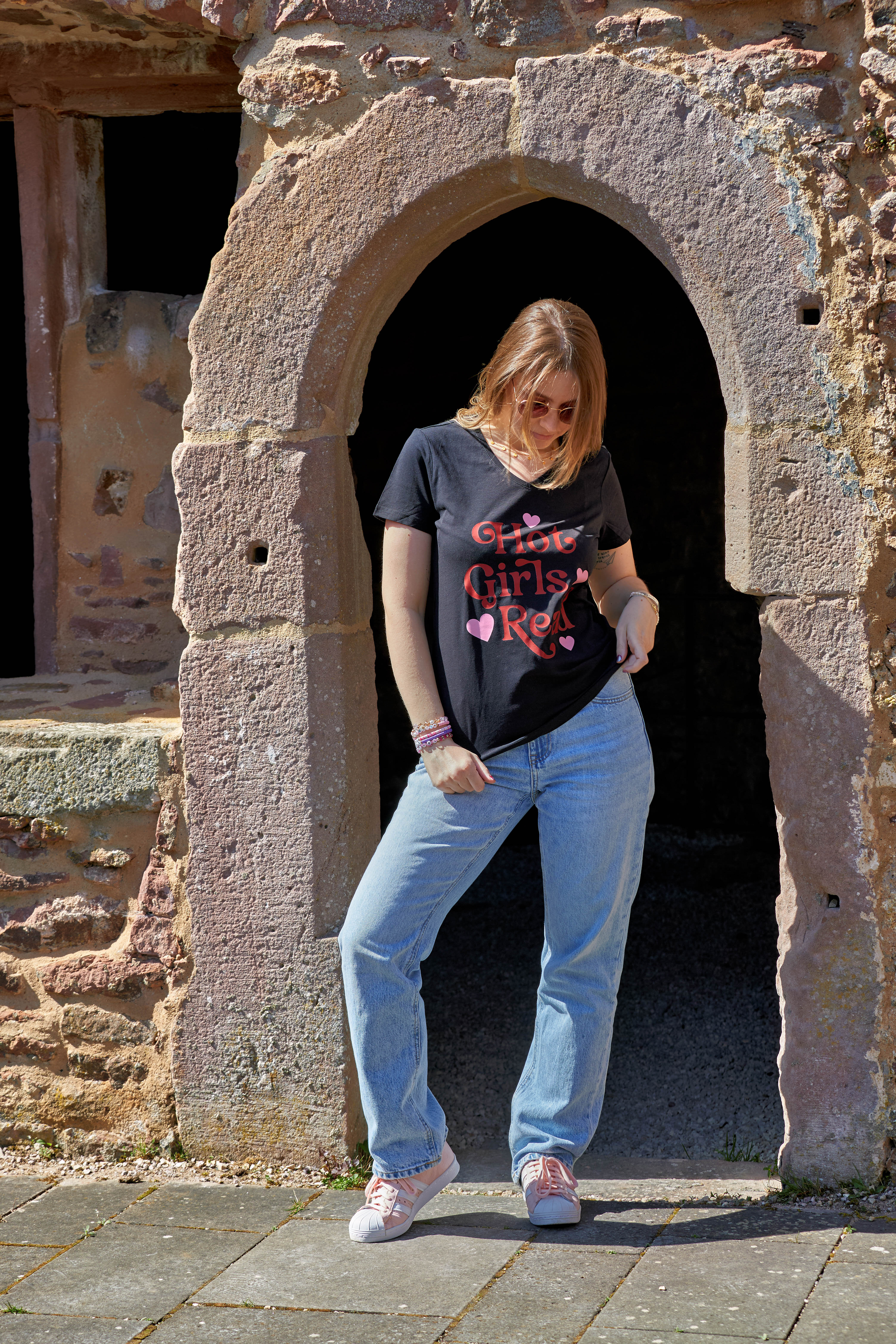 Hot Girls read V - neck - Readers and Dreamers Shop