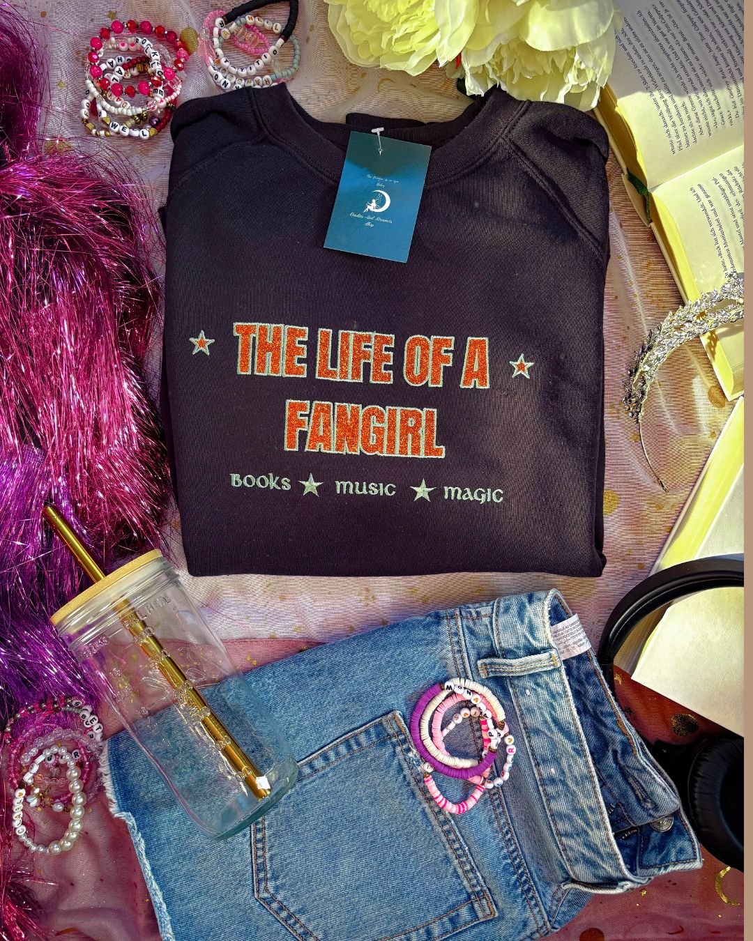 Life of a Fangirl Schwarz *Pre - Order* - Readers and Dreamers Shop