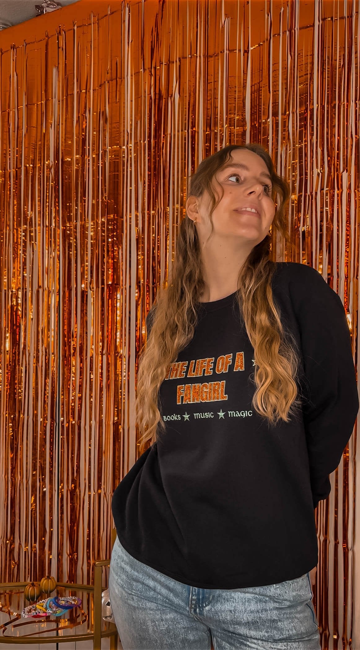 Life of a Fangirl Schwarz *Pre - Order* - Readers and Dreamers Shop
