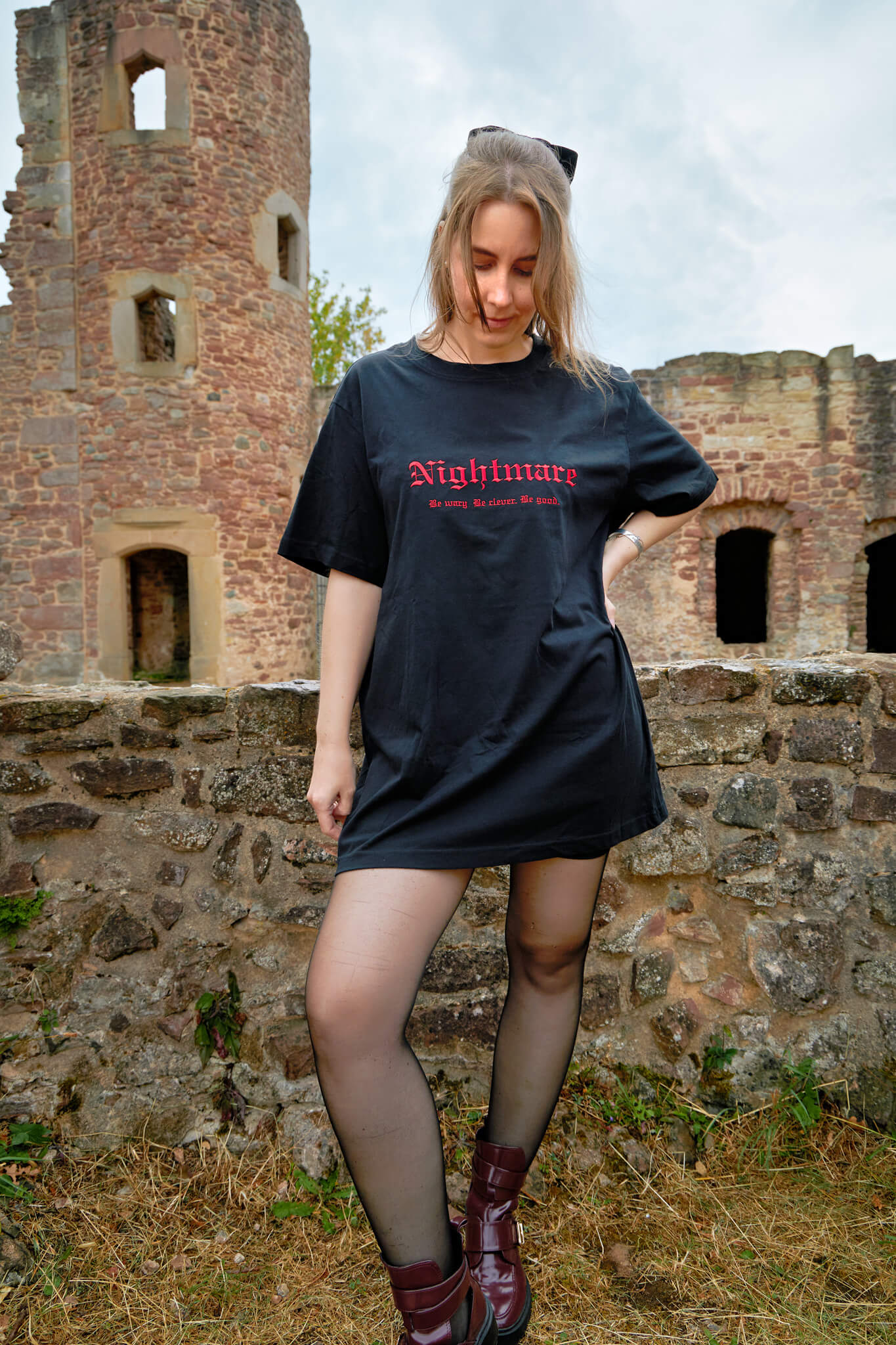 Nightmare bestickt - Readers and Dreamers Shop