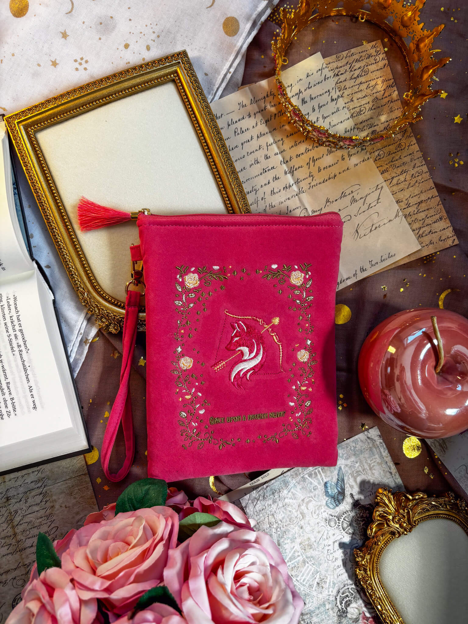 Once upon a broken Heart eReader Tasche *PREORDER* - Readers and Dreamers Shop