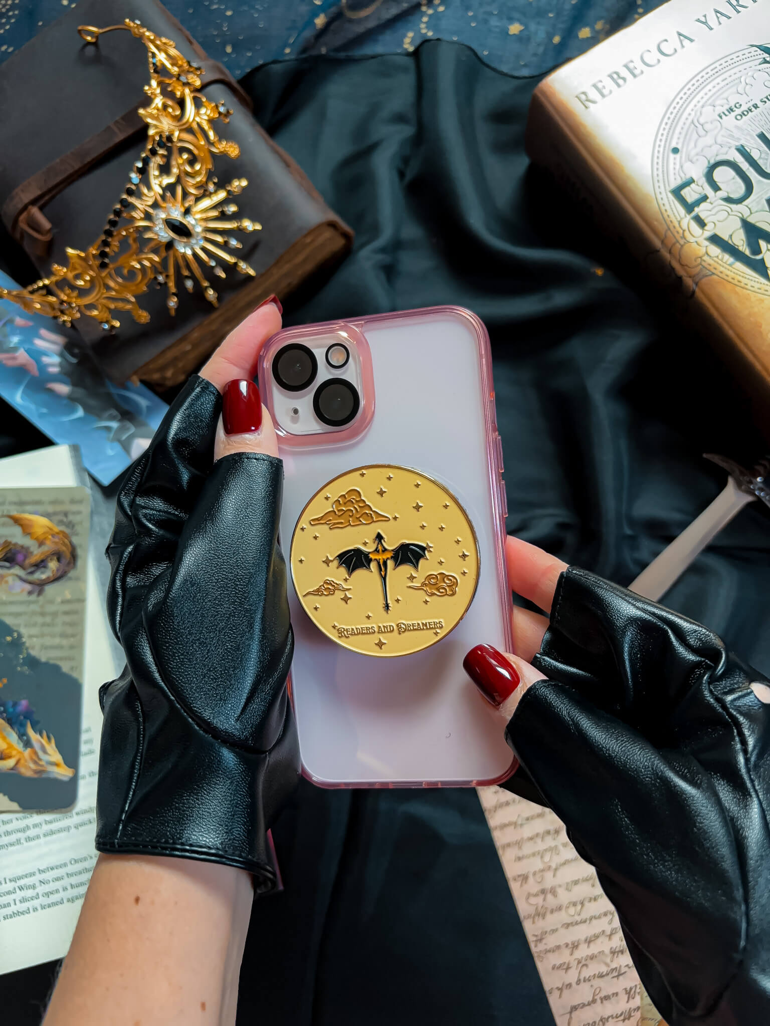 Phone/eReader Grip Fourth Wing Adhesive Klebefläche B - WARE - Readers and Dreamers Shop