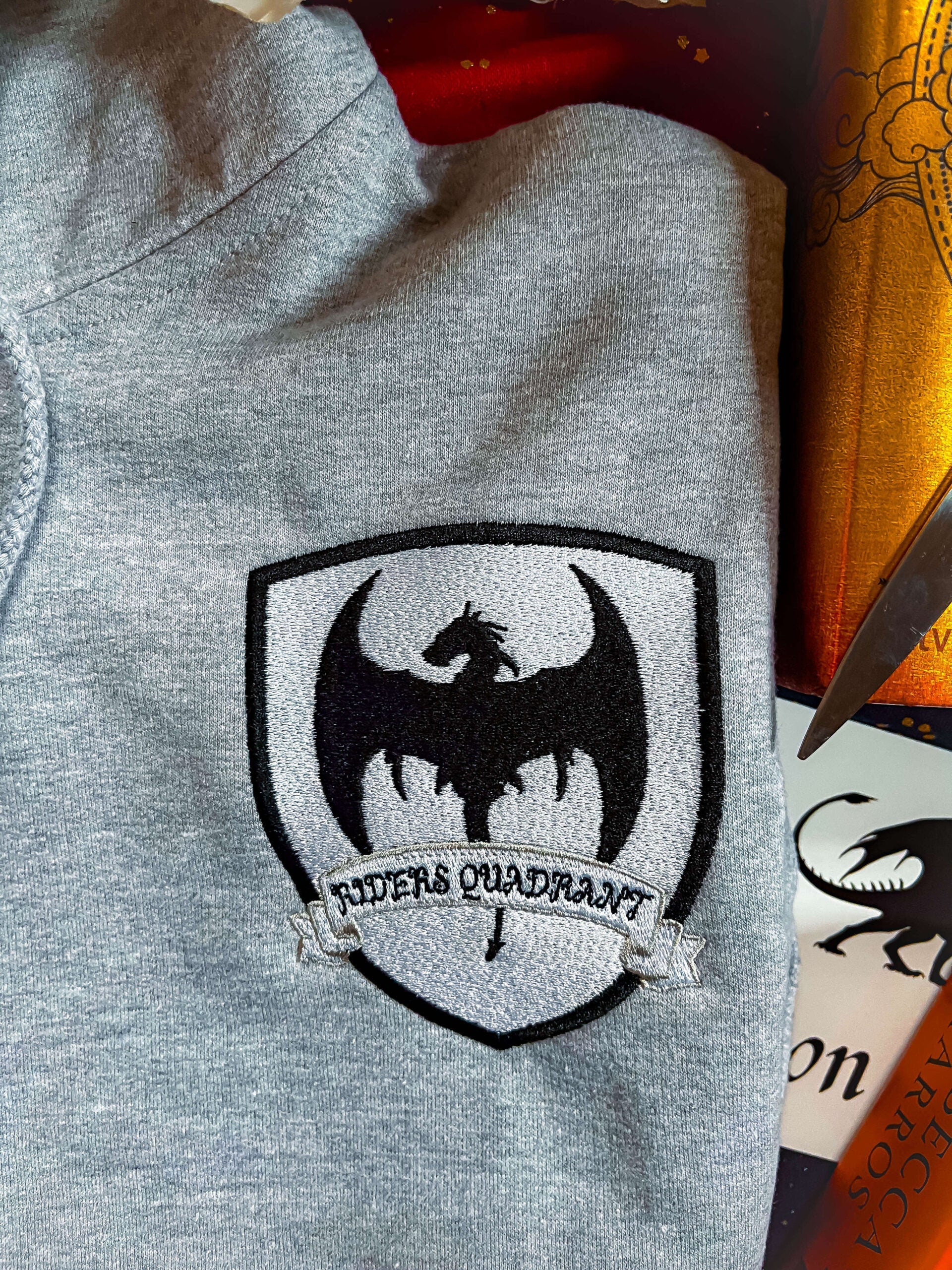 Riders Quadrant Sweatjacke bestickt - Readers and Dreamers Shop