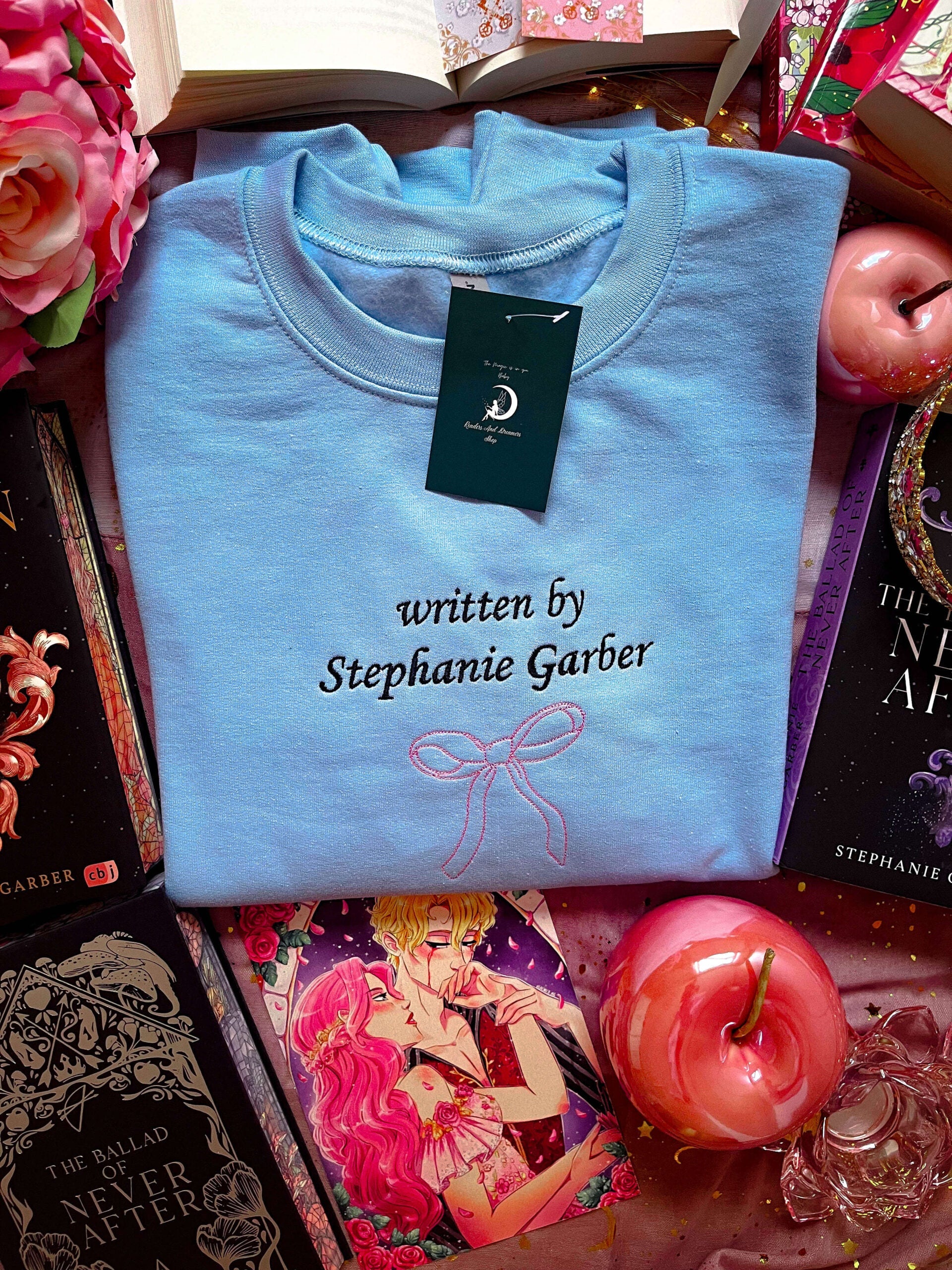 Written by Stephanie Garber bestickt - Readers and Dreamers Shop