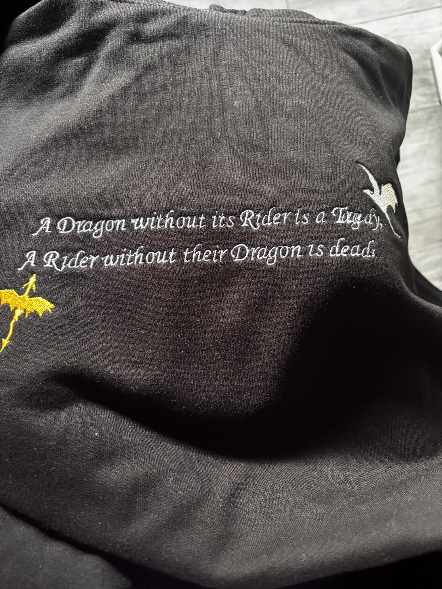 Tragedy Hoodie L Schwarz mit leichtem Stickfehler