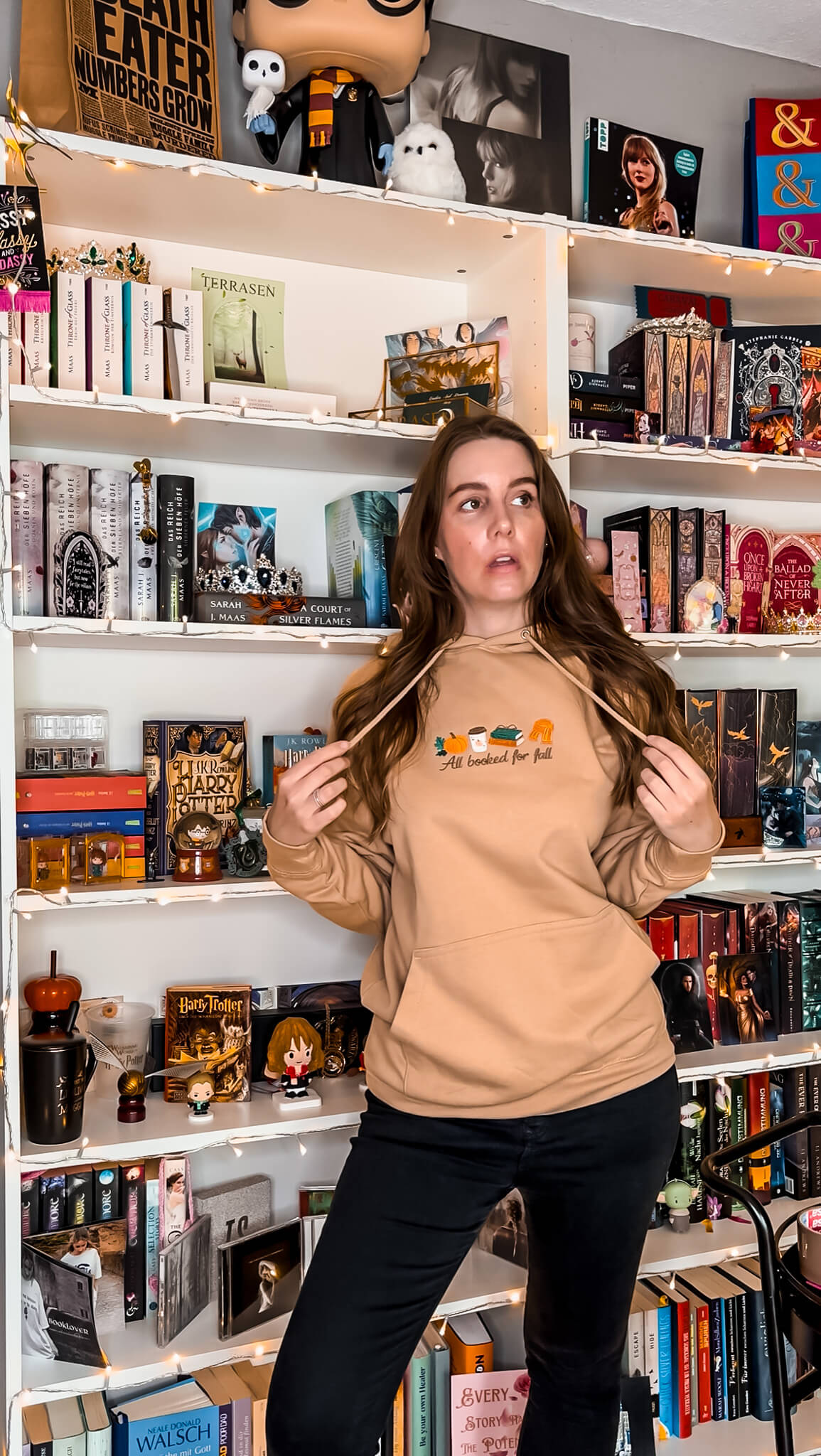 All booked for Fall bestickt - Readers and Dreamers Shop