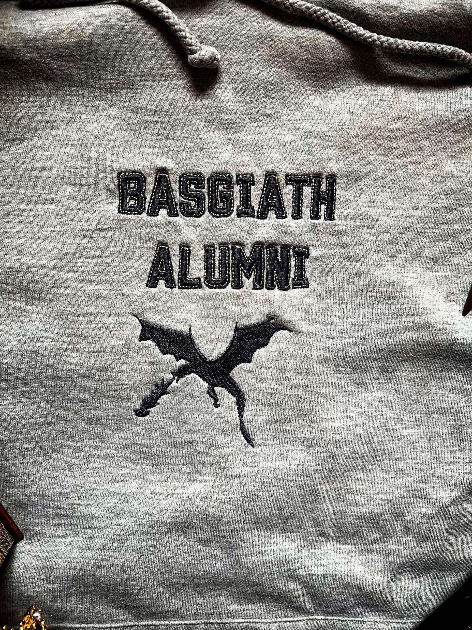 Basgiath Alumni bestickt