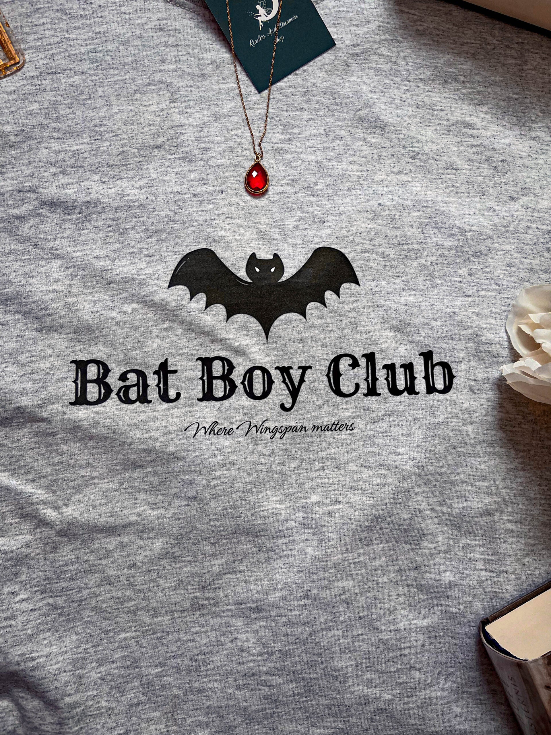 Bat Boy Club Austellungsstück Größe M - Readers and Dreamers Shop