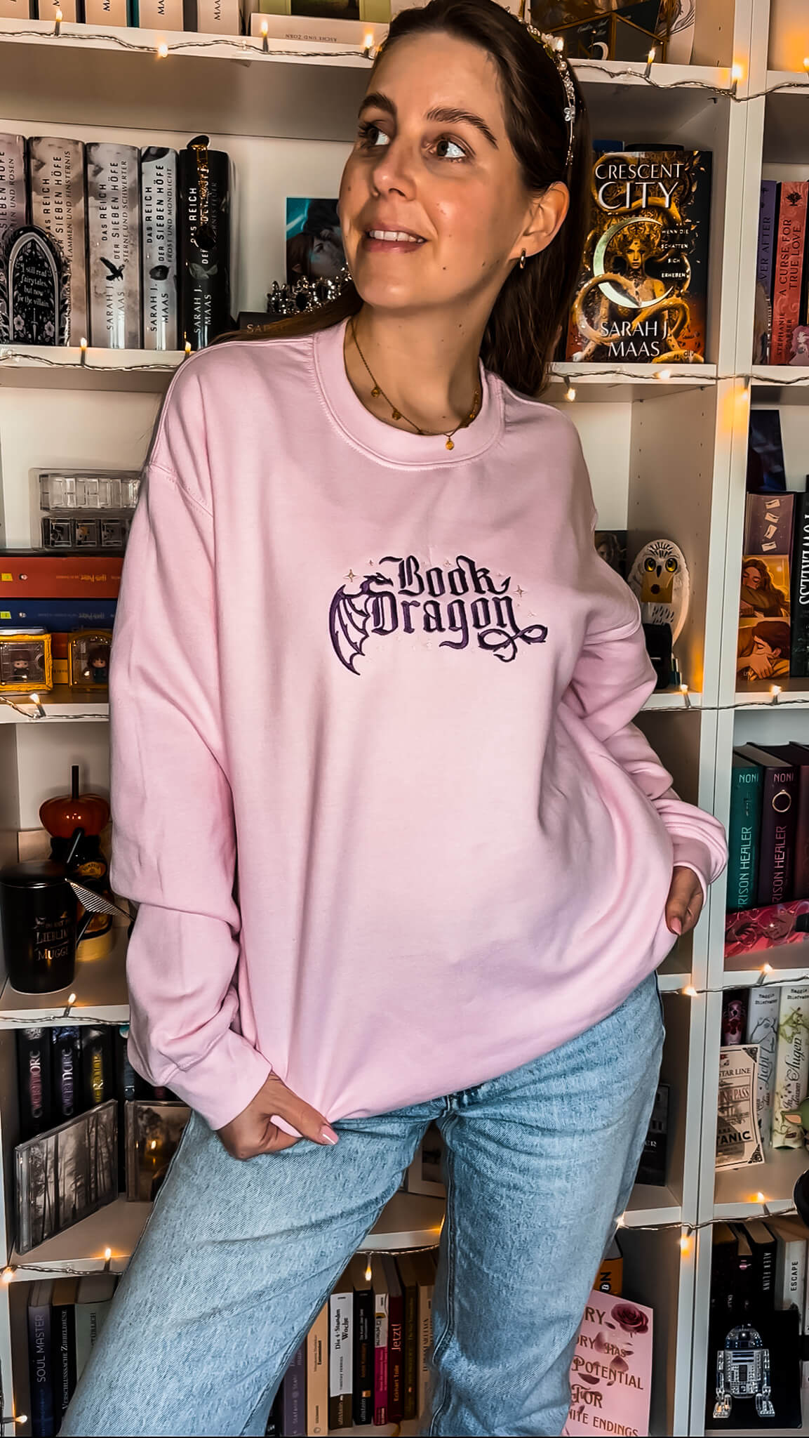 Book Dragon bestickt - Readers and Dreamers Shop