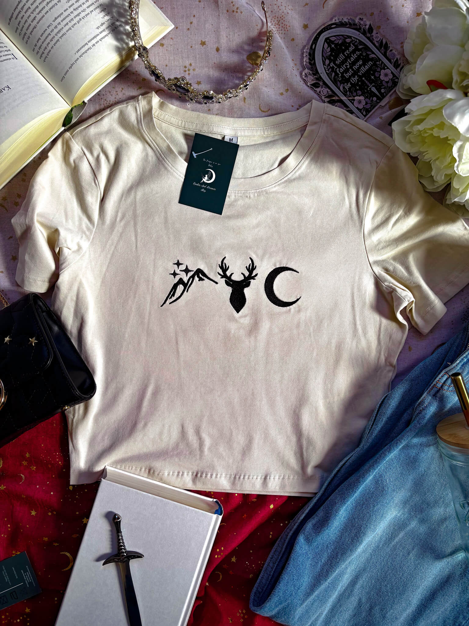 Bookish Universe Cropshirt - Readers and Dreamers Shop