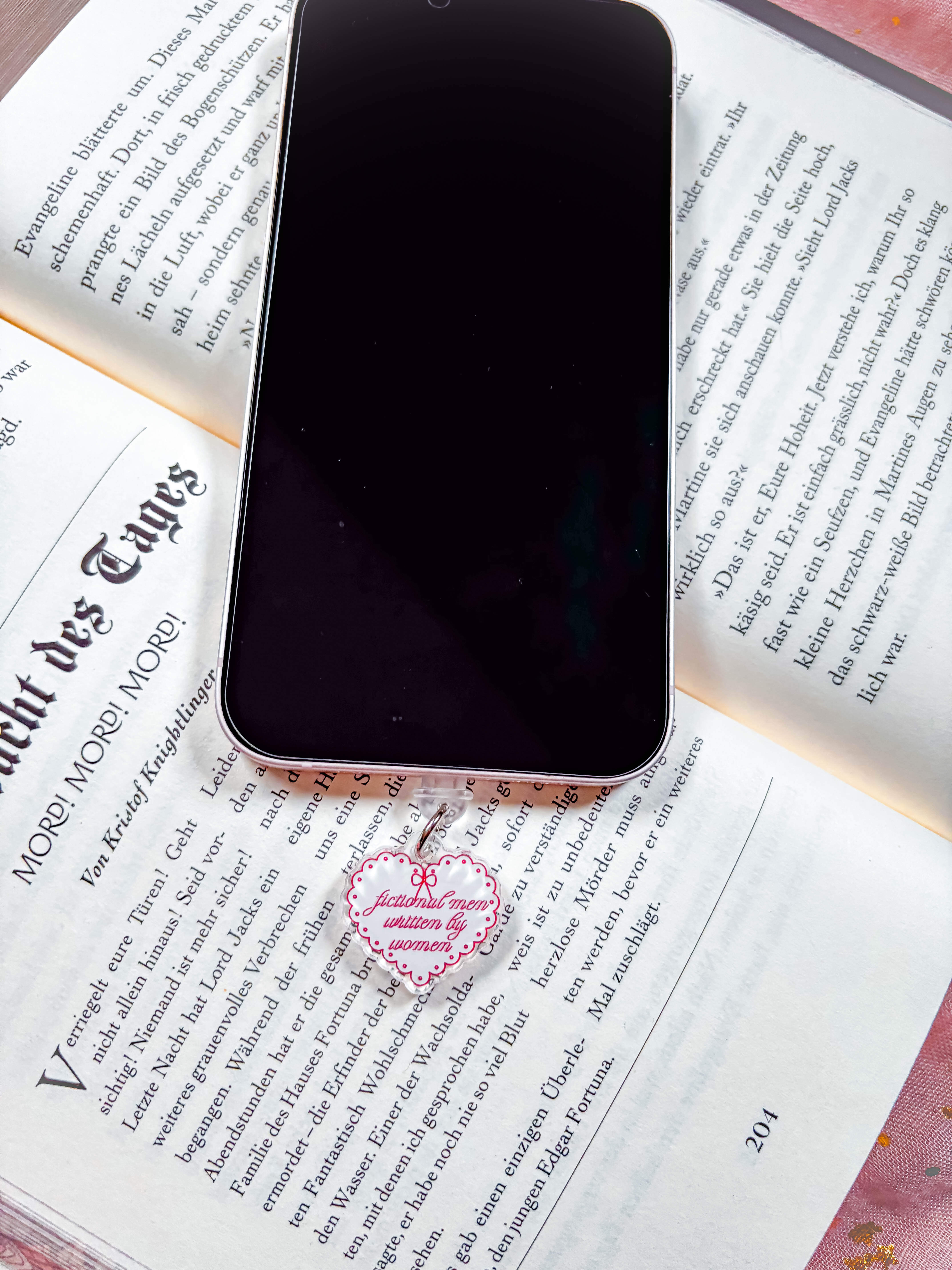 Dustplug Charm „fictional men written by woman“ (LIGHTNING) - Readers and Dreamers Shop