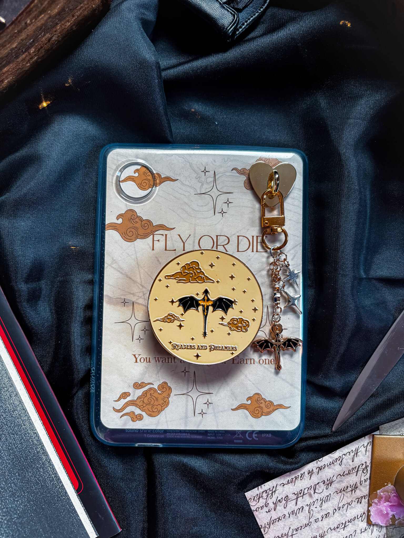 Fourth Wing Bundle Grip/Kette/Einleger - Readers and Dreamers Shop