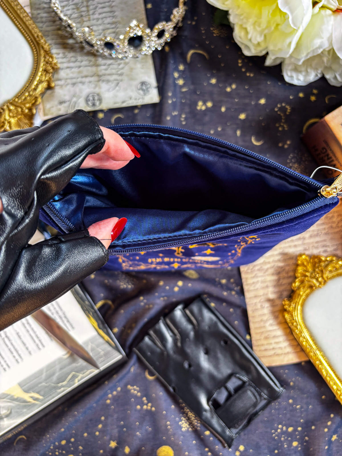 Fourth Wing eReader Tasche *Vorbestellung* - Readers and Dreamers Shop