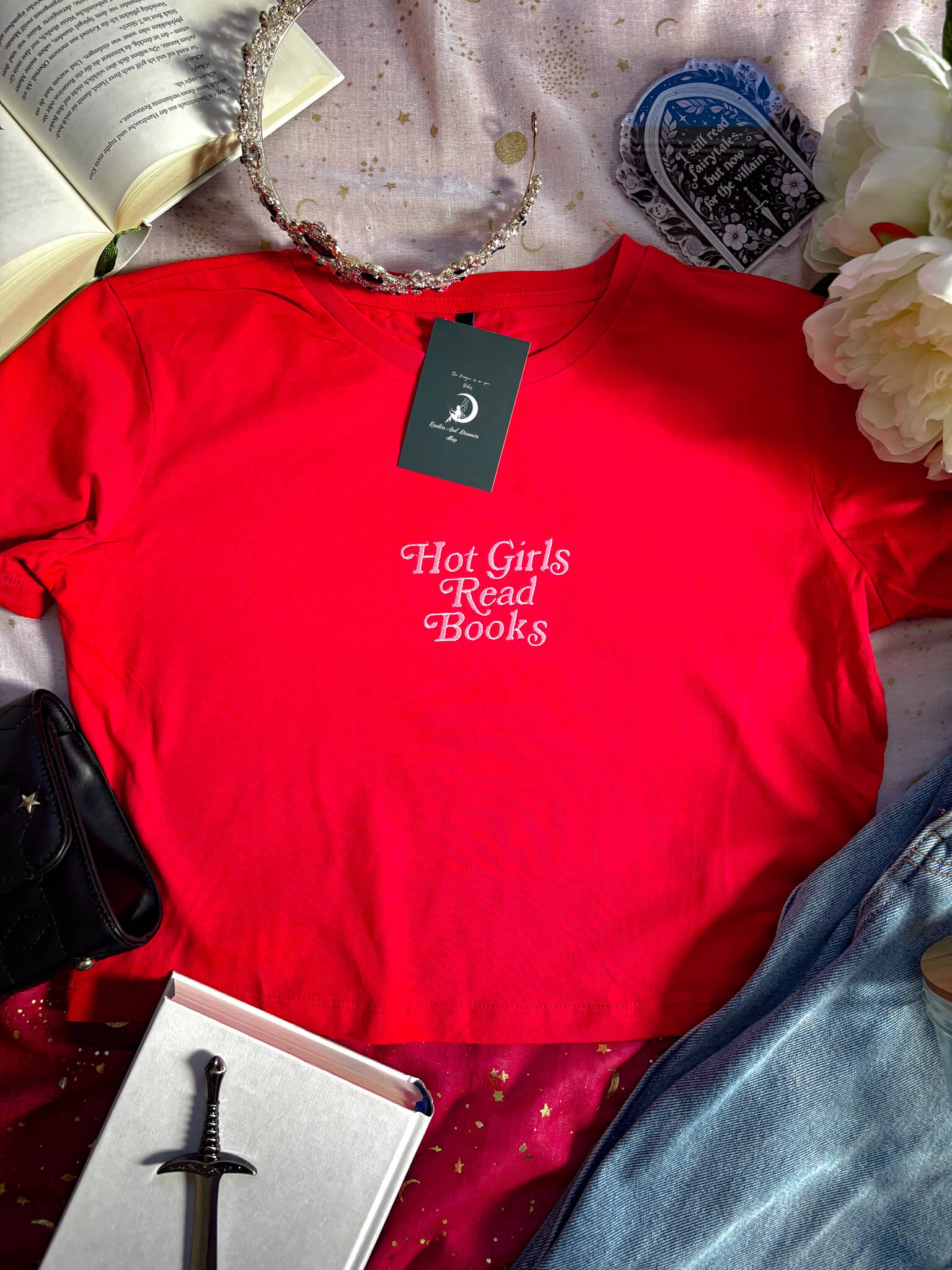 Hot Girls read Books Cropshirt bestickt - Readers and Dreamers Shop