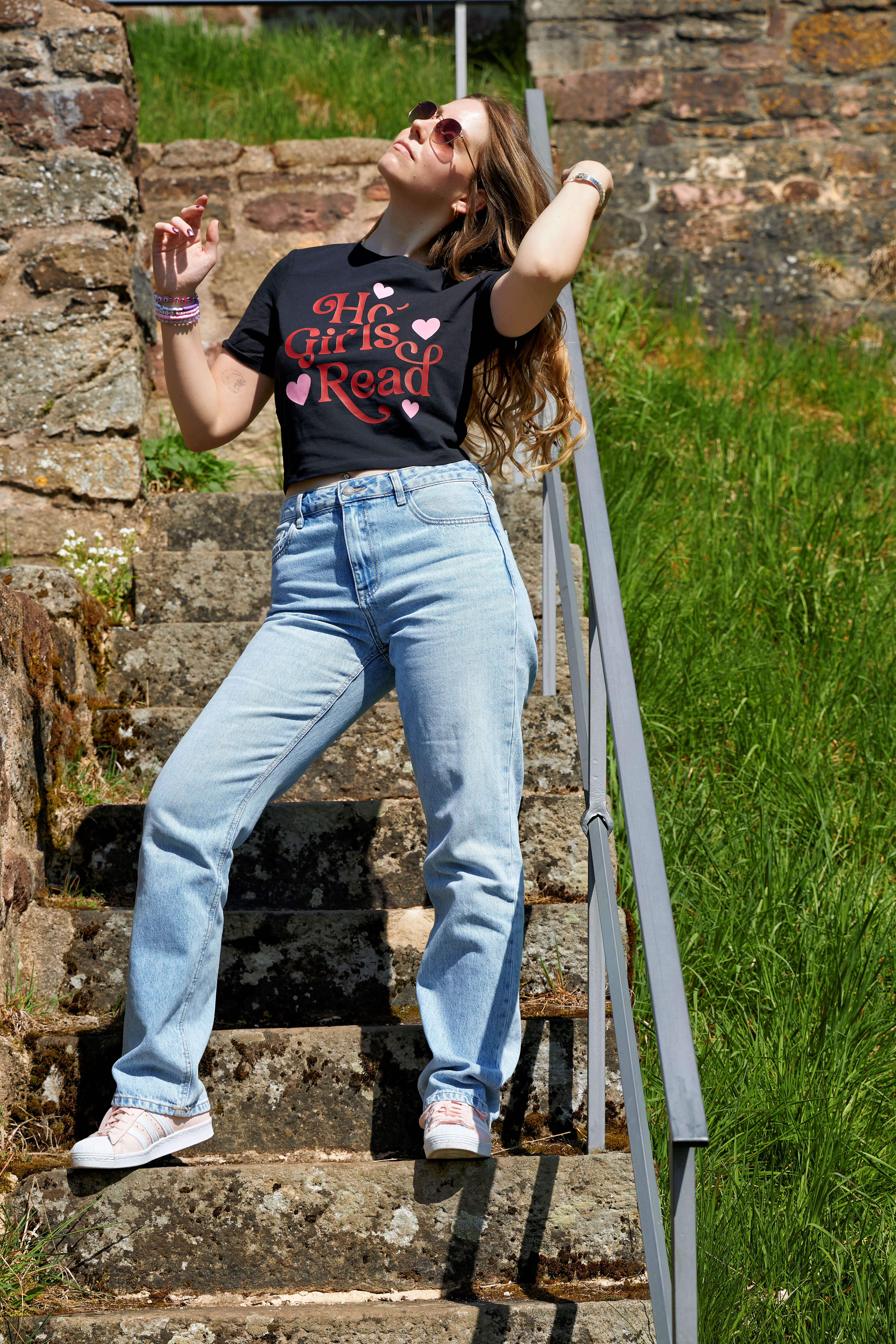 Hot Girls read Crop Shirt - Readers and Dreamers Shop