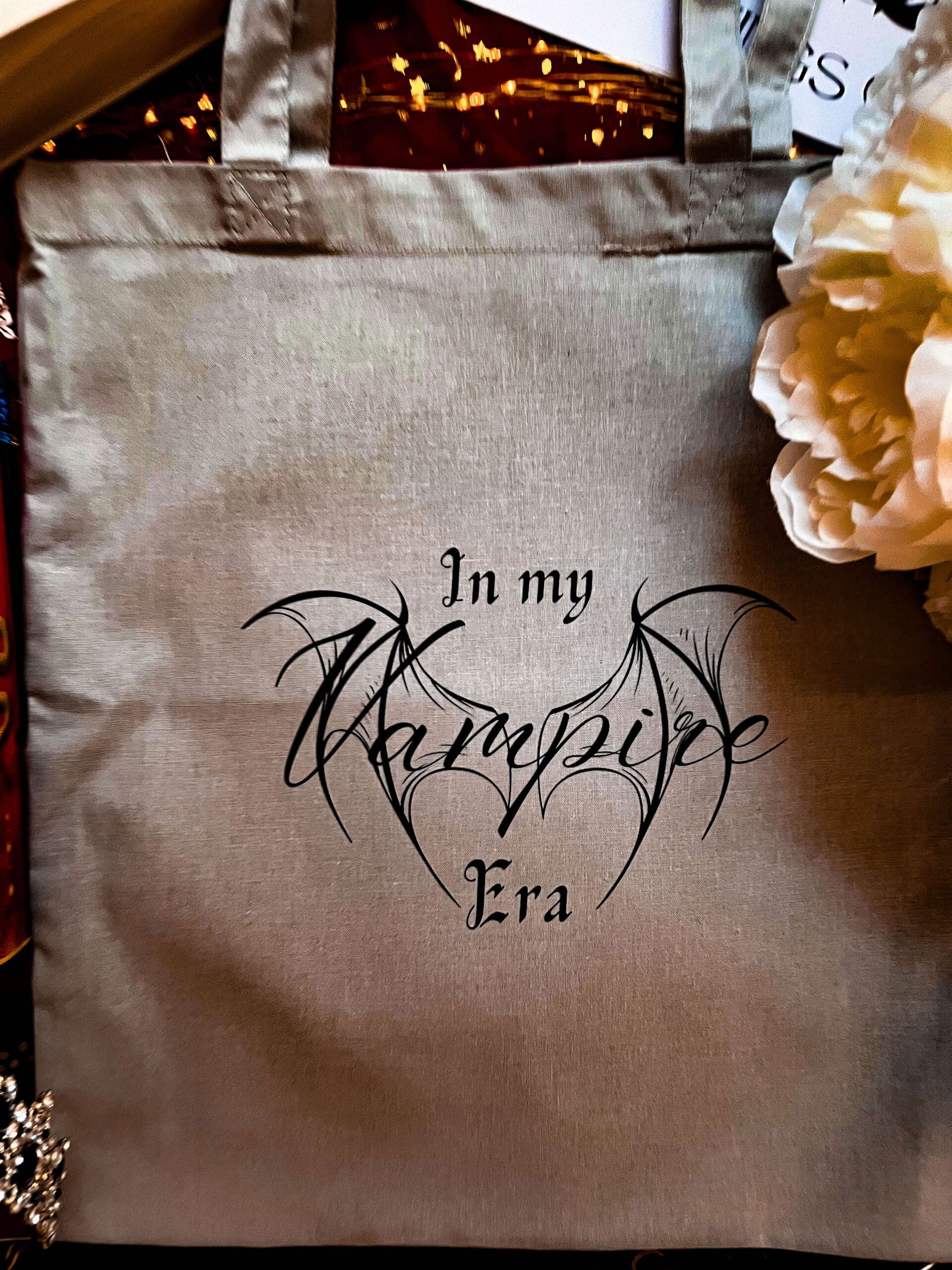 In my Vampire Era Baumwolltasche Austellungsstück