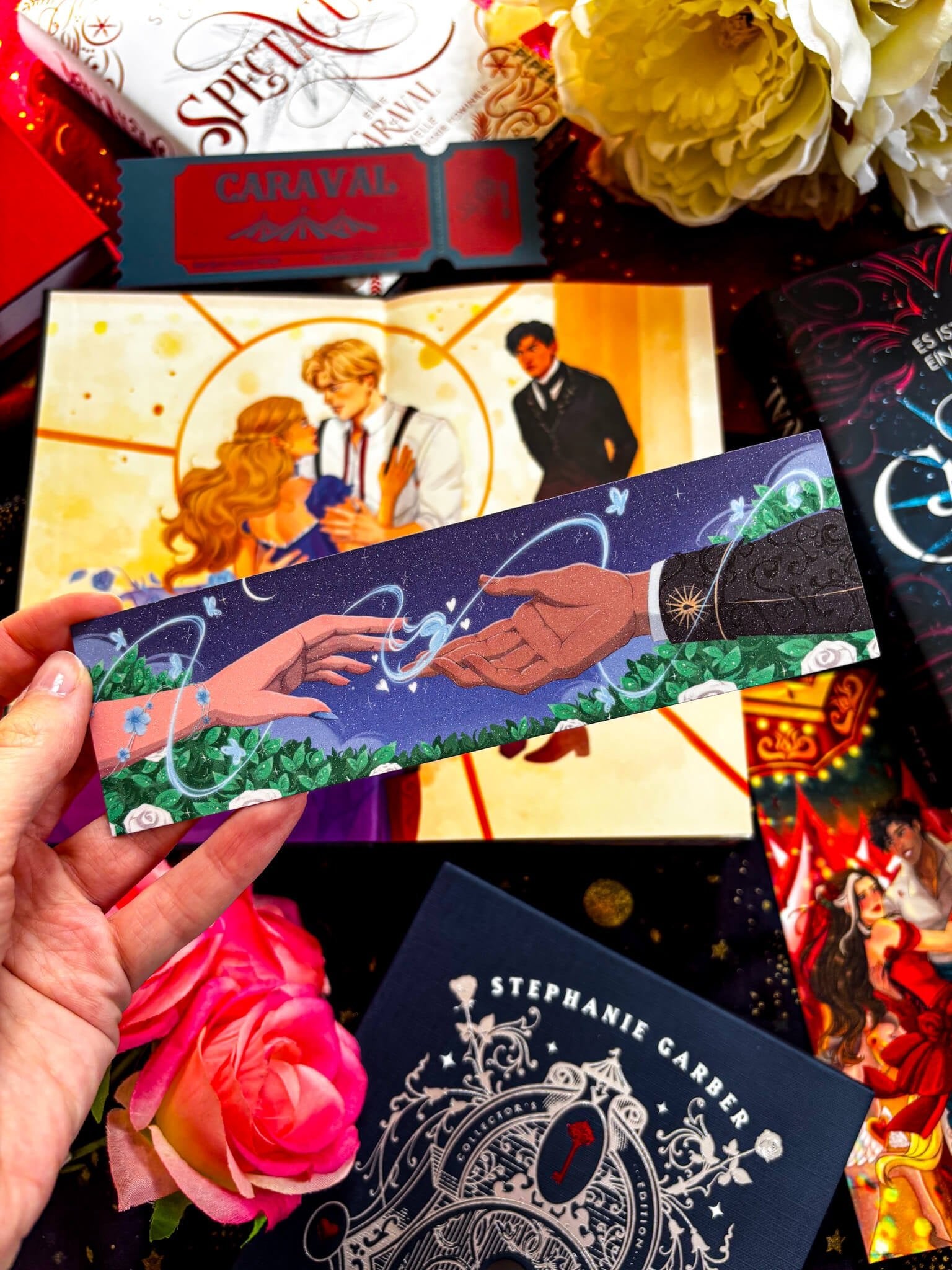 Legend and Tella - Touching Hands Lesezeichen - Readers and Dreamers Shop