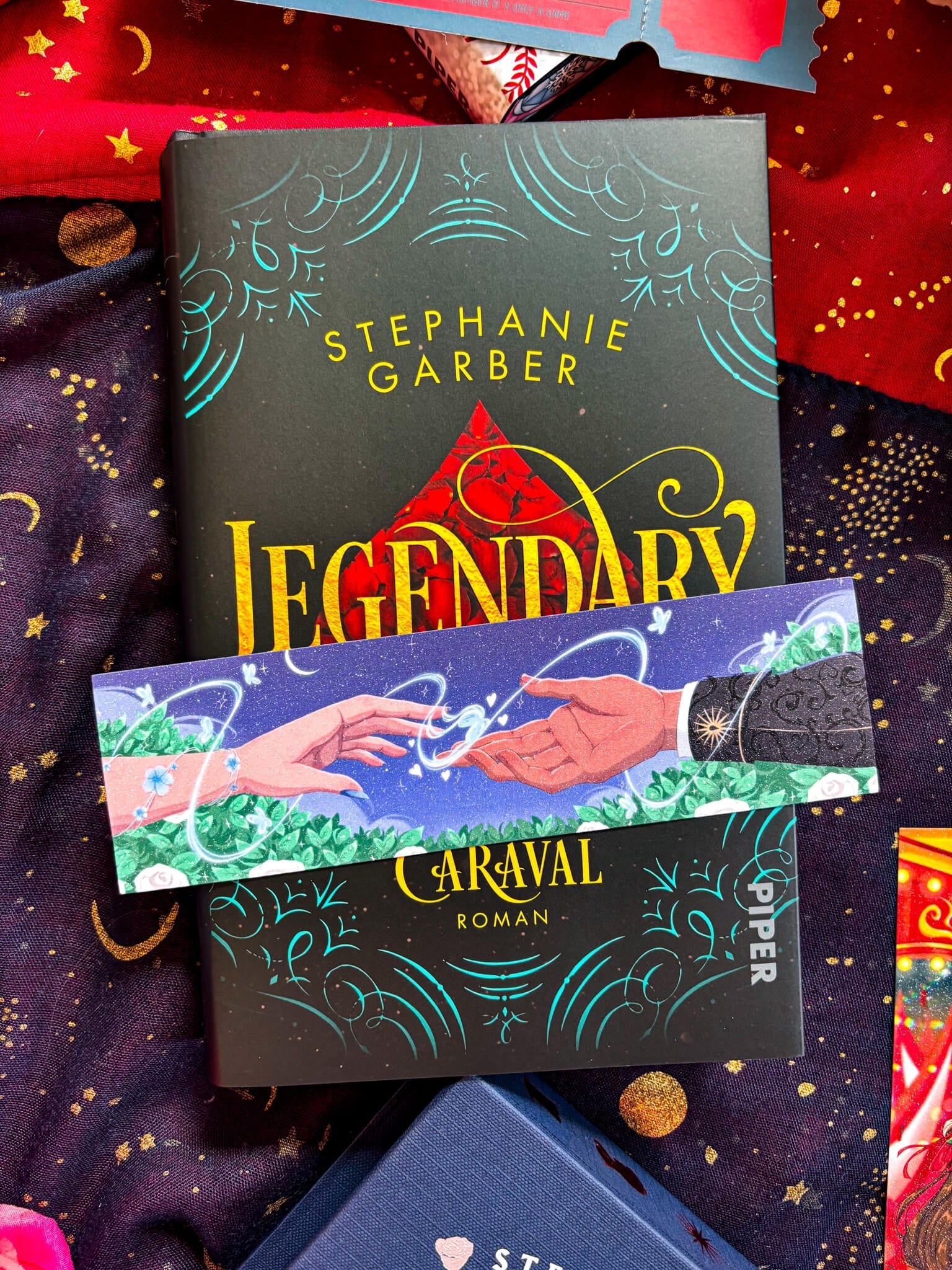 Legend and Tella - Touching Hands Lesezeichen - Readers and Dreamers Shop