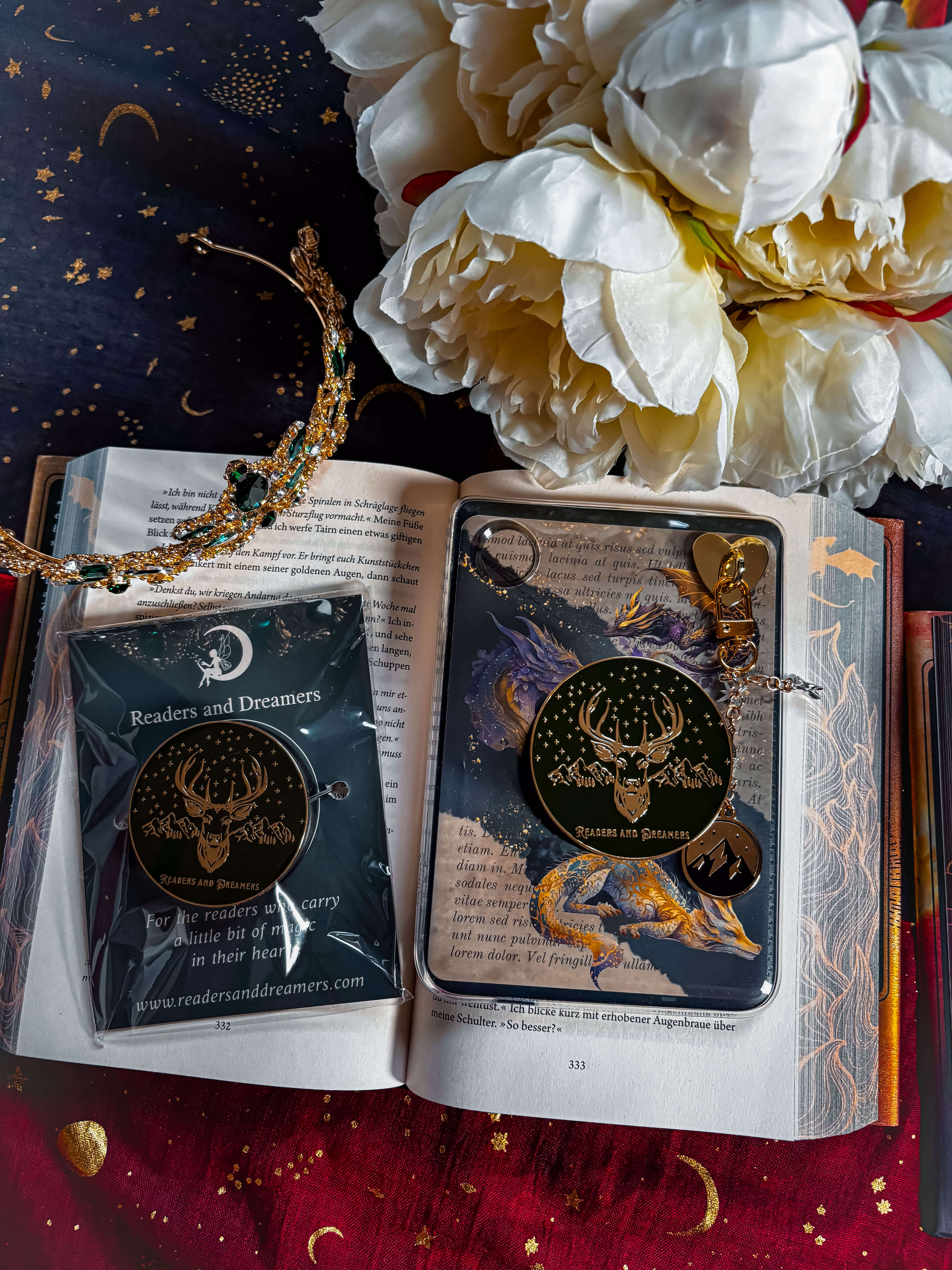 Magnetic Phone/eReader Grip Hirsch - Readers and Dreamers Shop