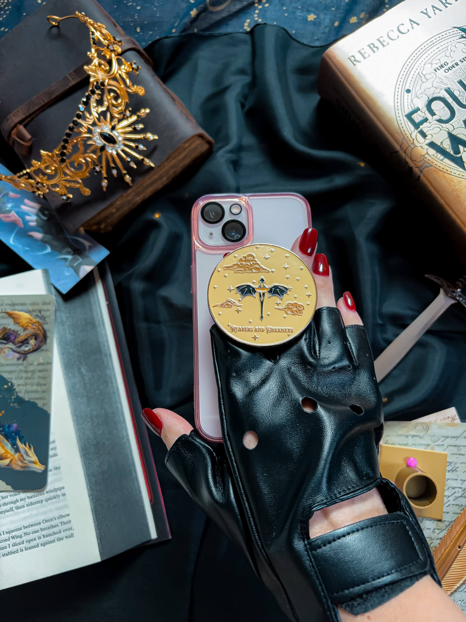 Phone/eReader Grip Fourth Wing Adhesive Klebefläche B - WARE - Readers and Dreamers Shop