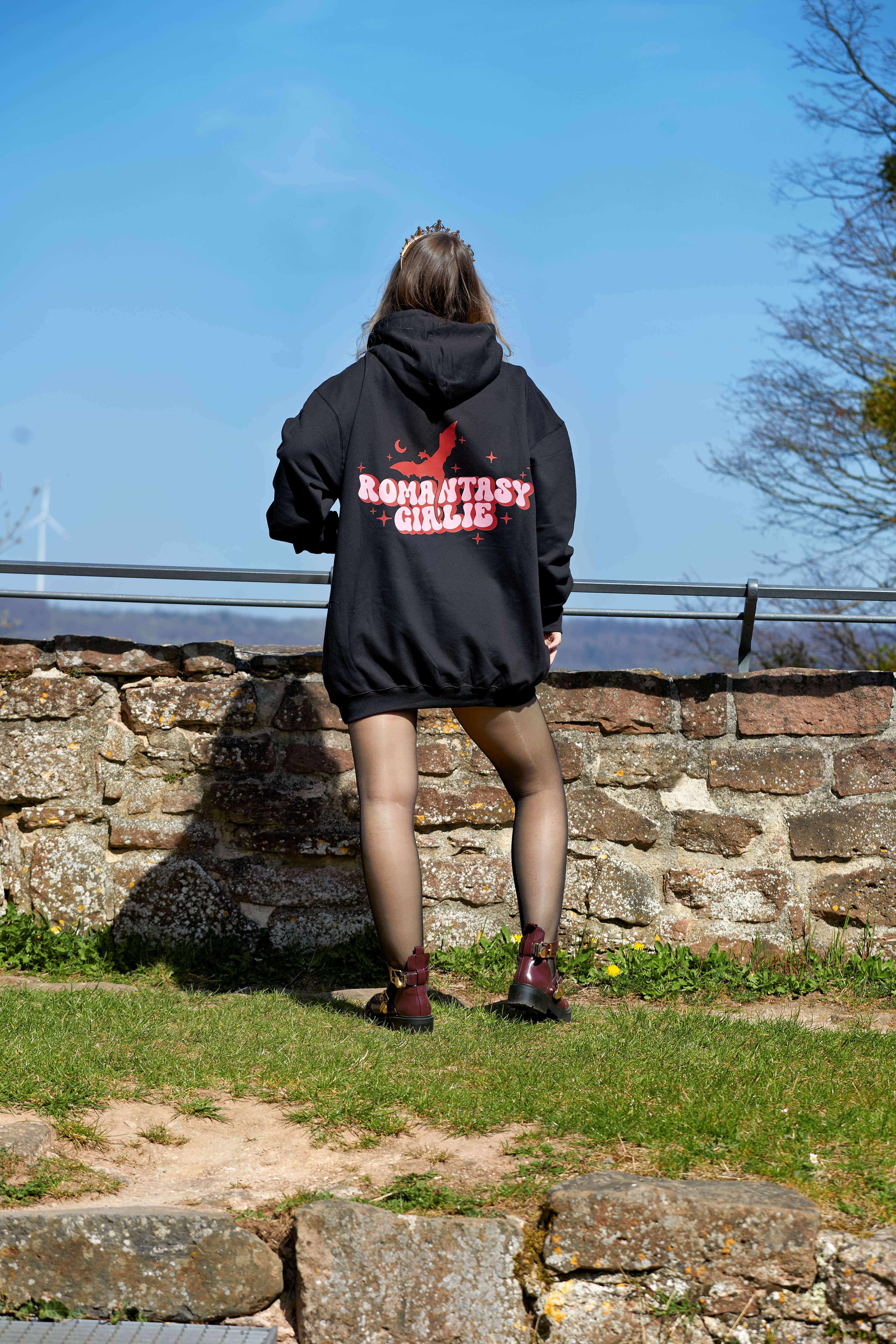 Romantasy Girlie Backprint - Readers and Dreamers Shop