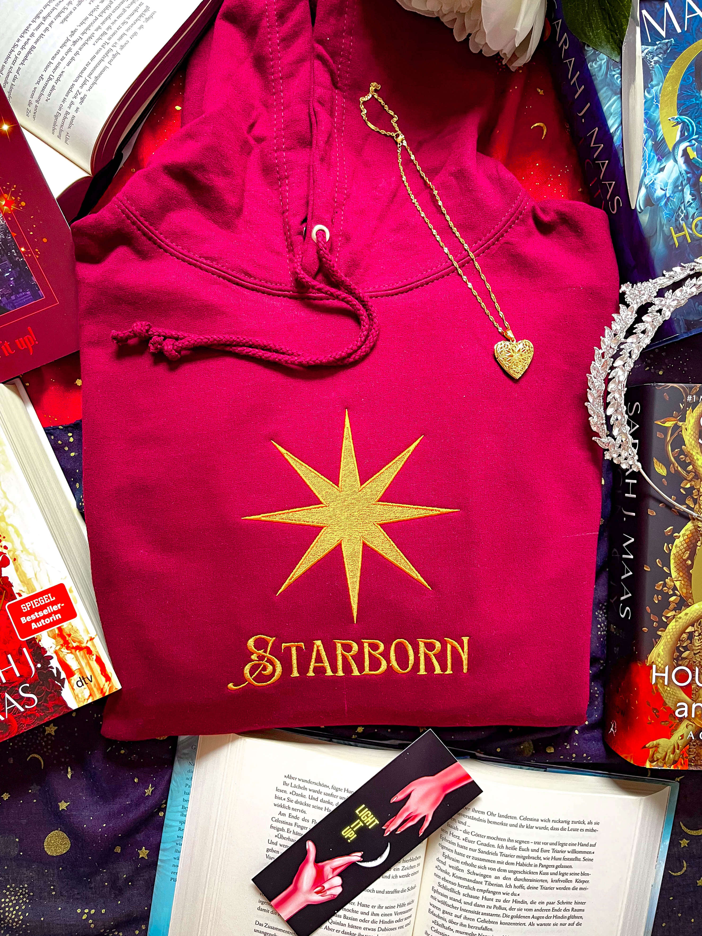 Starborn bestickt - Readers and Dreamers Shop