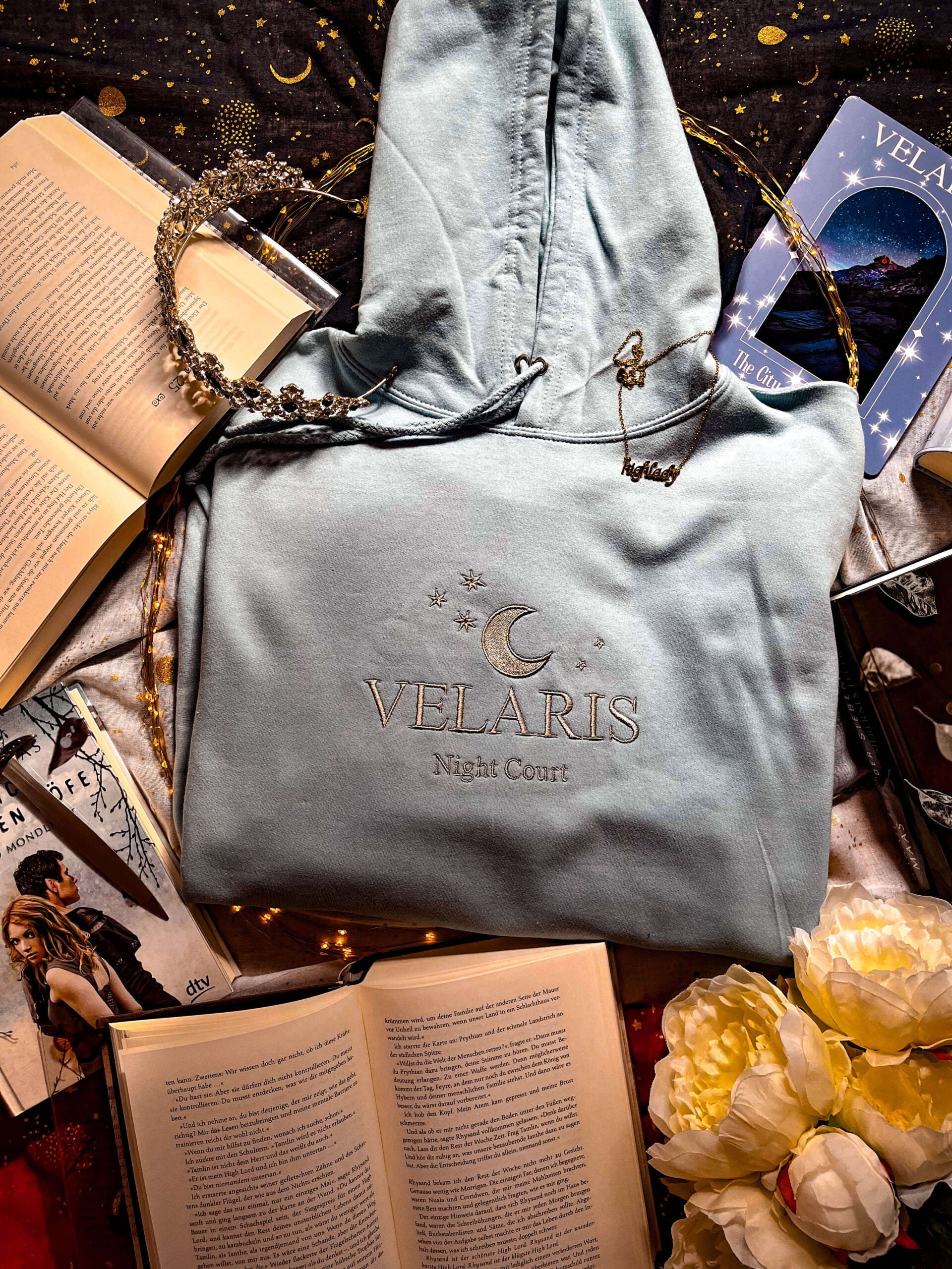 Velaris bestickt - Readers and Dreamers Shop