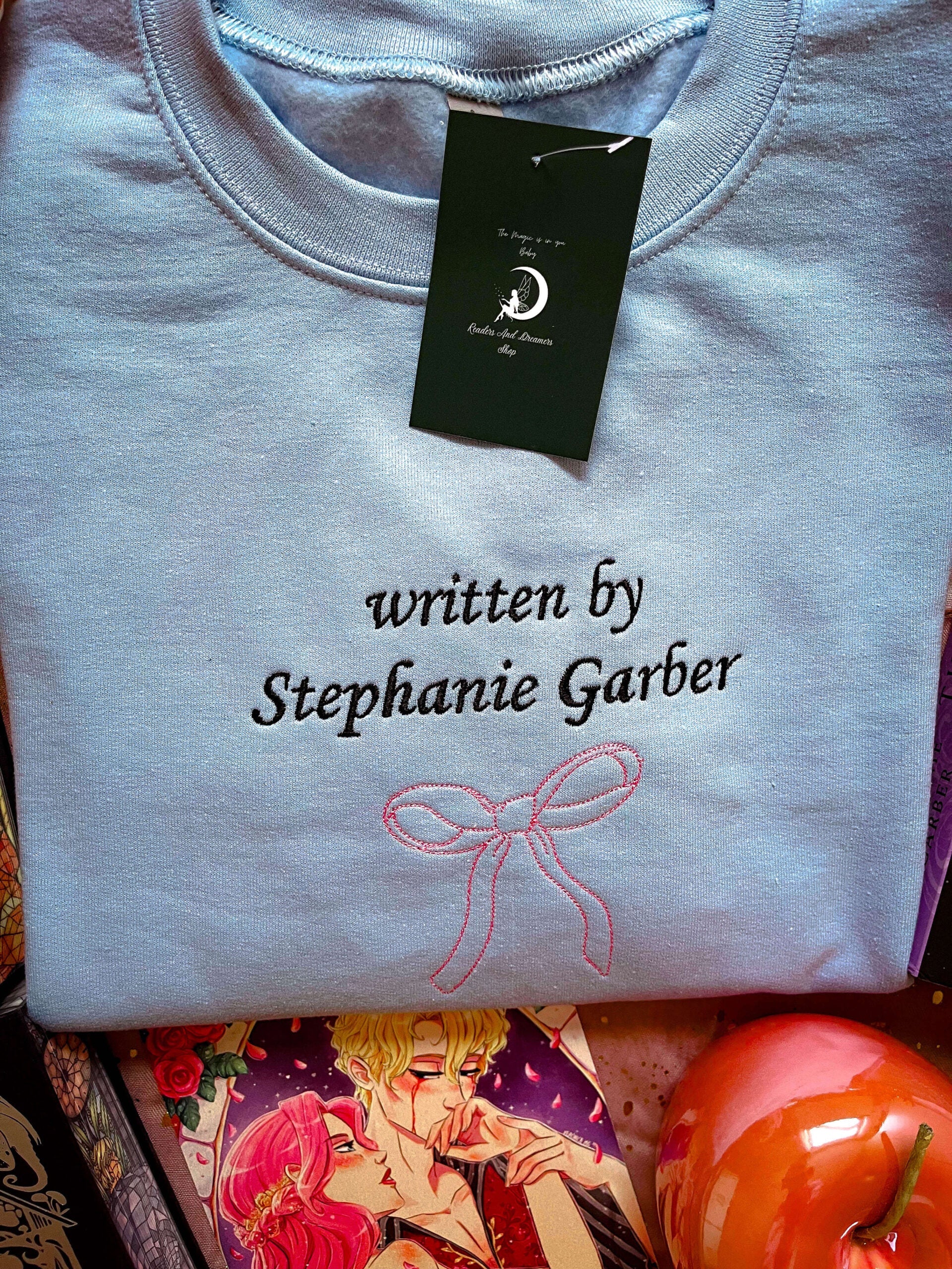 Written by Stephanie Garber bestickt - Readers and Dreamers Shop
